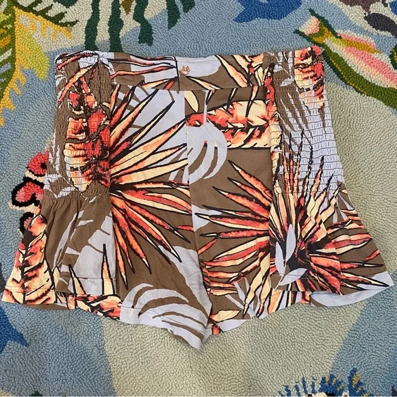 Maaji shorts - Picture 2 of 3